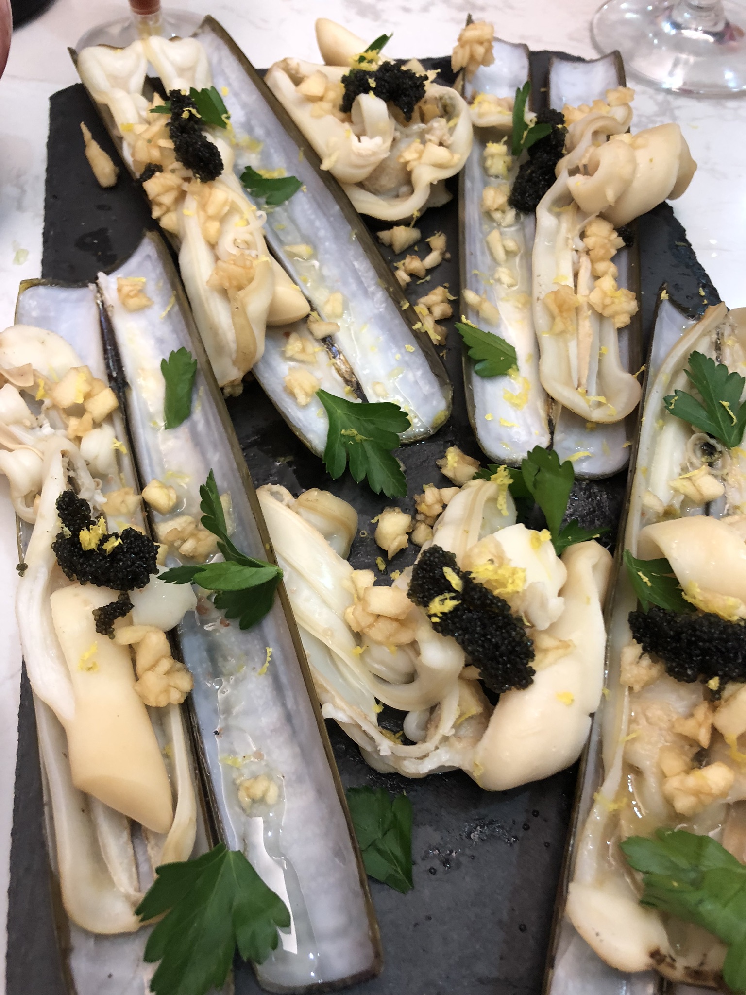 柚子汁蟶子皇配魚子醬
