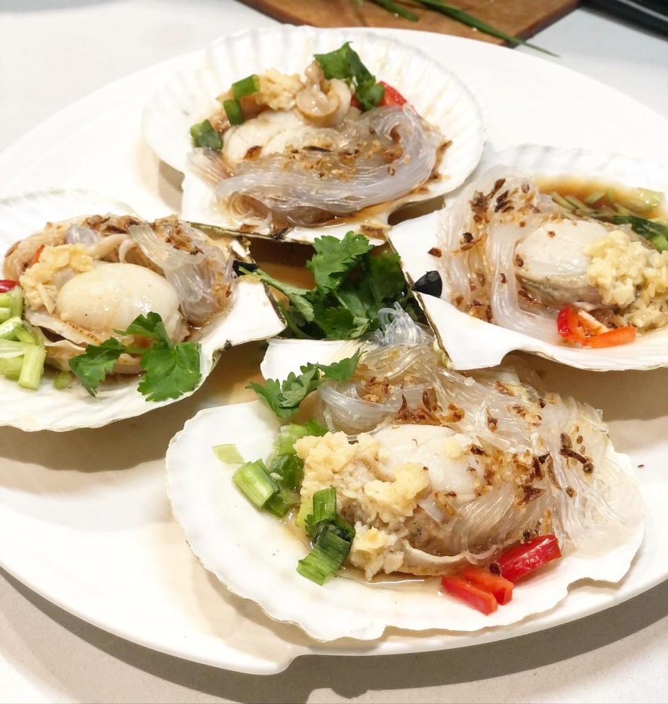 金銀蒜粉絲蒸扇貝