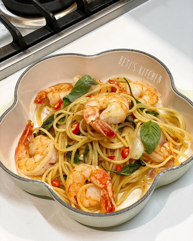 蒜油香蝦辣意粉