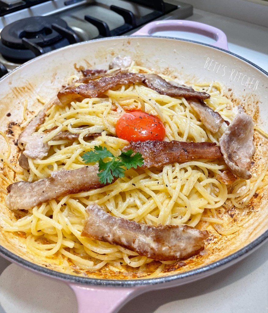 豬腩肉片忌廉芝士意粉 