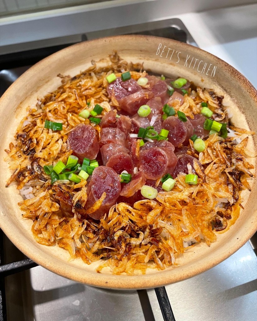 櫻花蝦臘腸煲仔飯