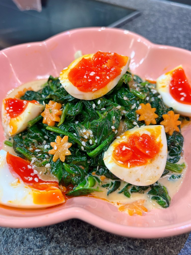日式流心蛋芝麻菠菜沙律