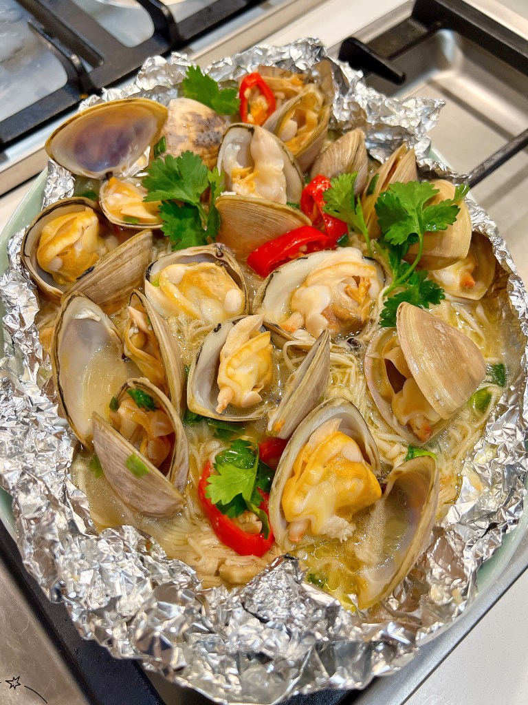 蒜蓉牛油錫紙蒸大蜆