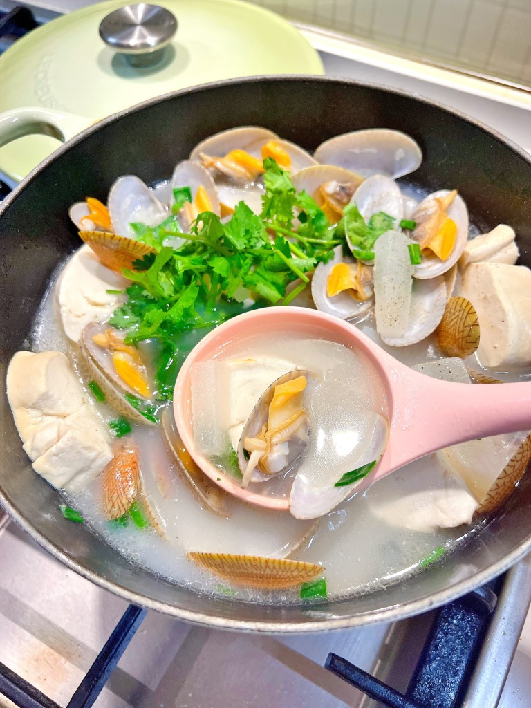 魚湯白胡椒蘿蔔豆腐浸花甲 