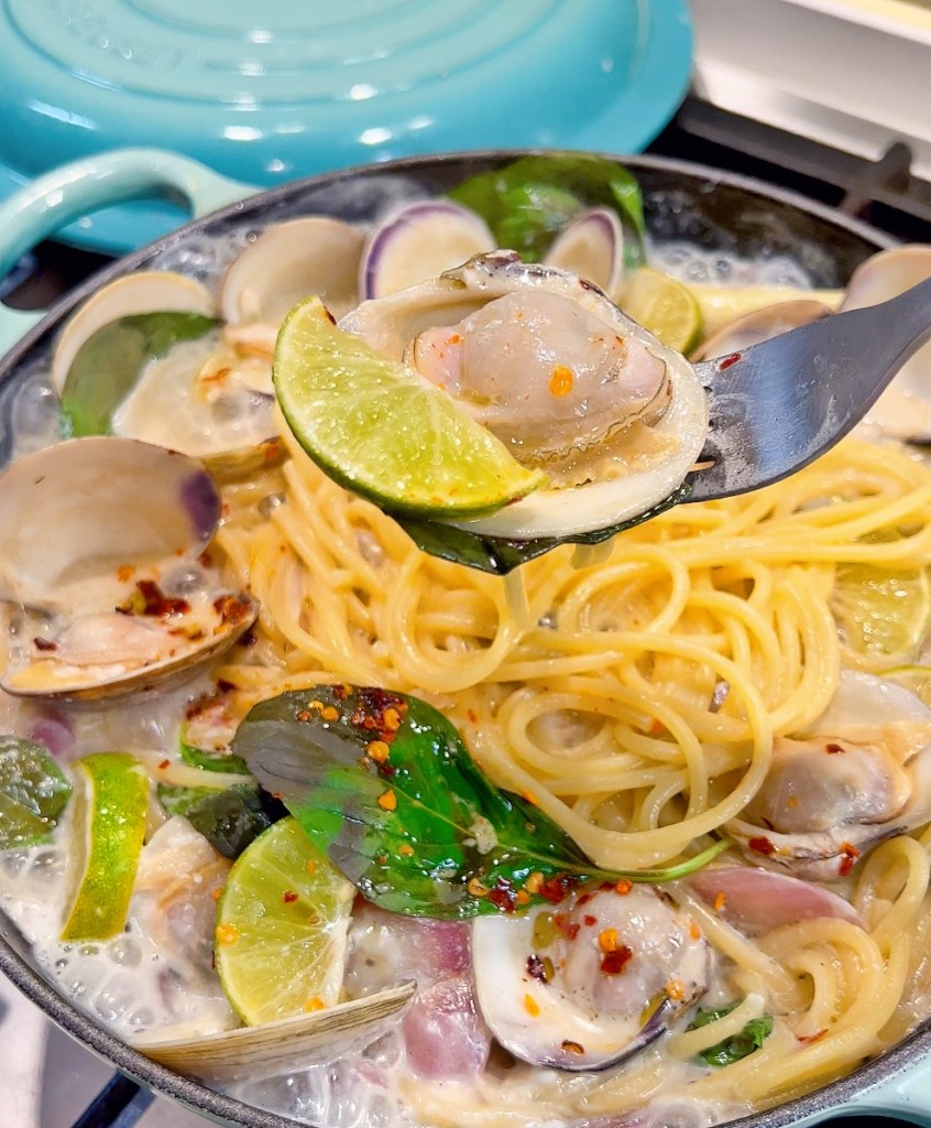 泰式椰汁大蜆意粉