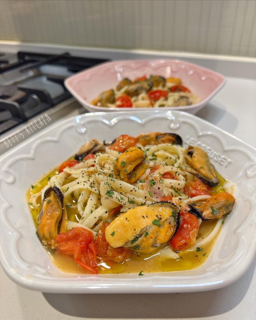 藍青口白酒蒜香扁意粉