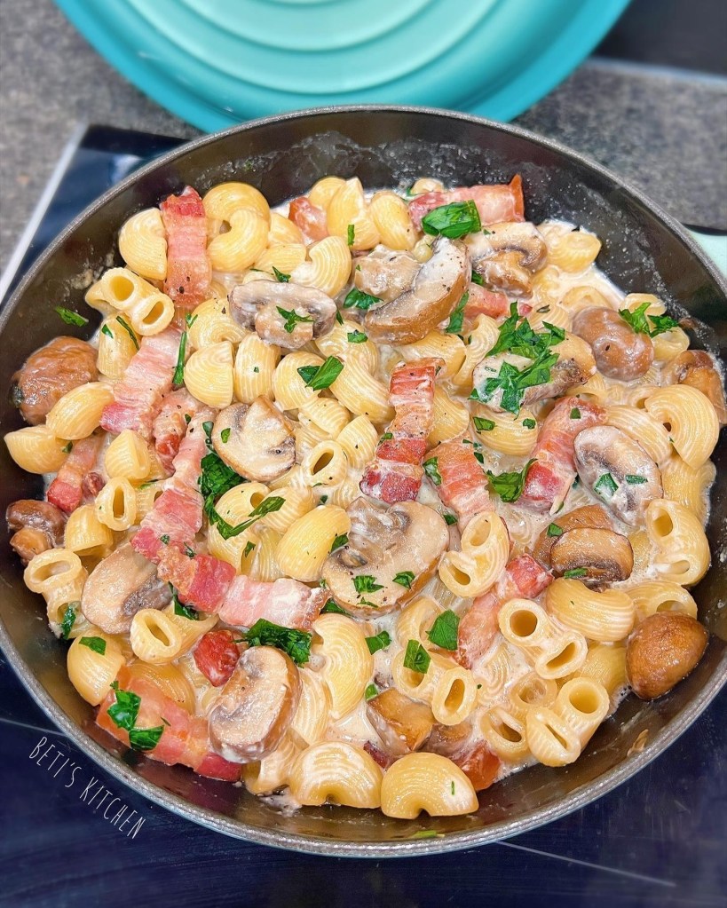 忌廉煙肉蘑菇通心粉