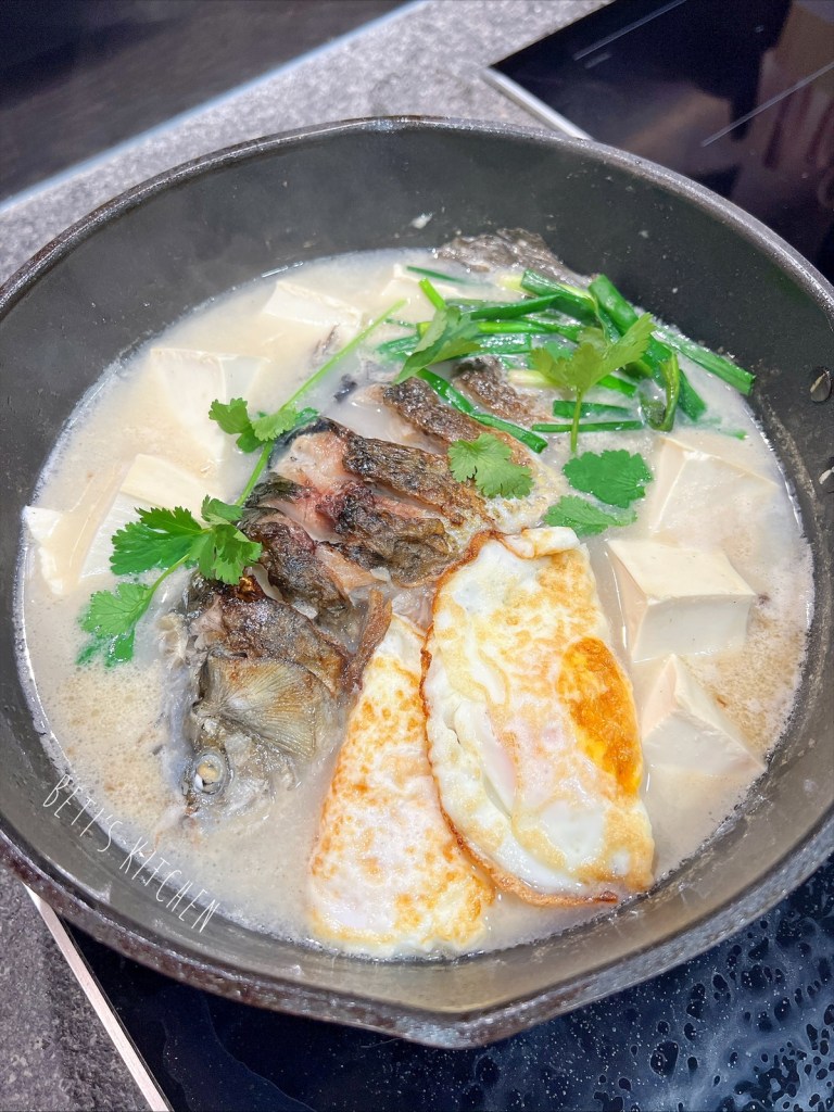 奶白魚湯荷包蛋豆腐