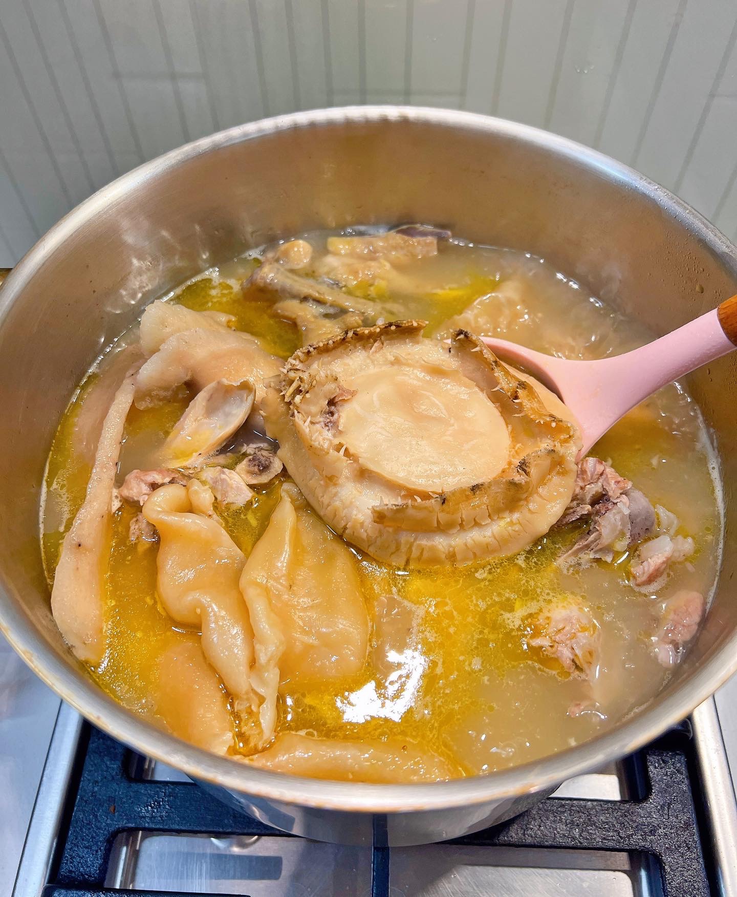 花膠青邊鮑煲雞湯 中式食譜 – Beti's Kitchen 簡易食譜分享